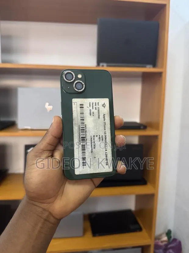 Apple iPhone 13 128 GB Green · Photo 1