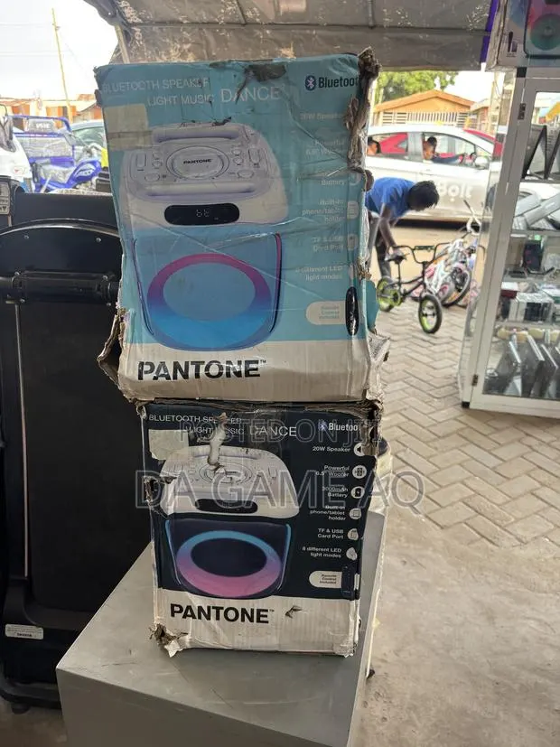 Pantone Bluetooth Speaker · Photo 1