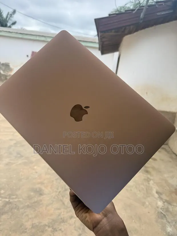 Laptop Apple MacBook Air 2020 8GB Intel Core i3 SSD 256GB · Photo 1