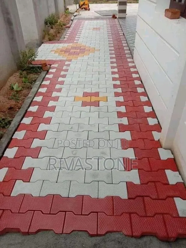 Pavement Blocks Allow Cost and Tiles Installer · Photo 1