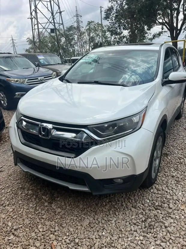 Honda CR-V 2019 White · Photo 1