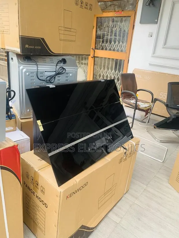 Quality Sleek Built in Kenwood Extractor 90cm · Photo 1