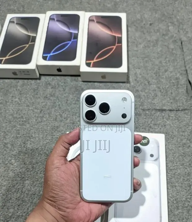 Apple iPhone 17 Pro 512 GB White · Photo 1