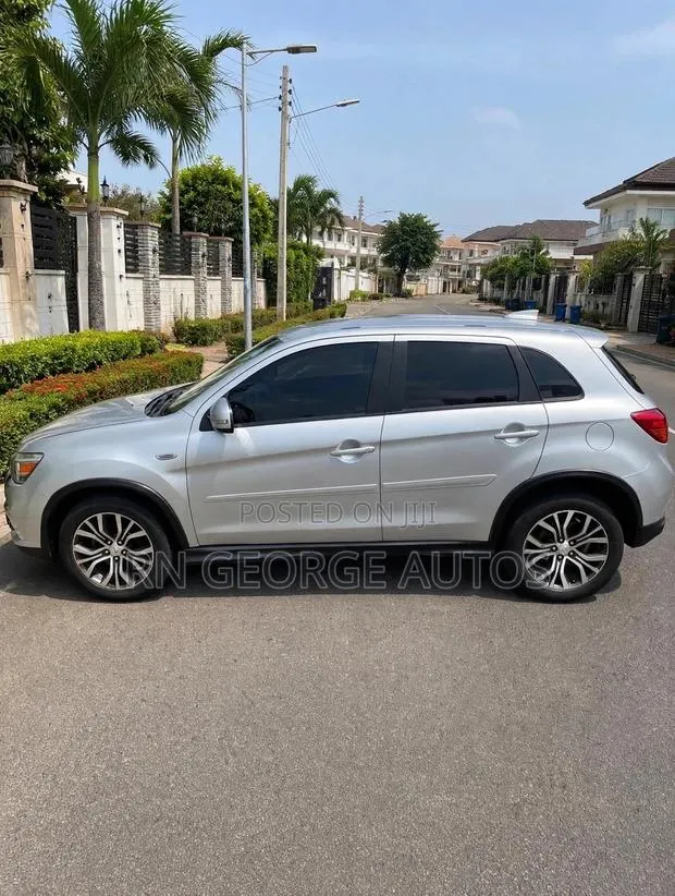 Mitsubishi Outlander Sport LE 2.0 2017 Silver · Photo 1
