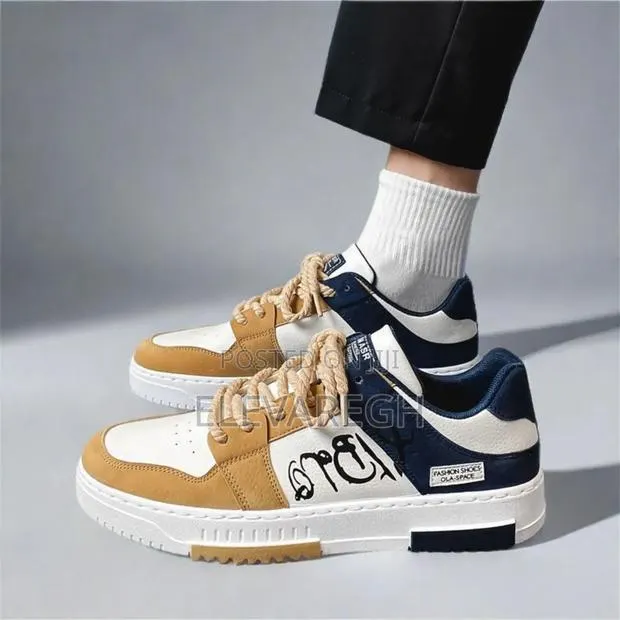 Casual Sneakers Come in 42 · Photo 1