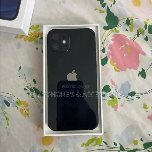 New Apple iPhone 12 128 GB Black · Photo 1