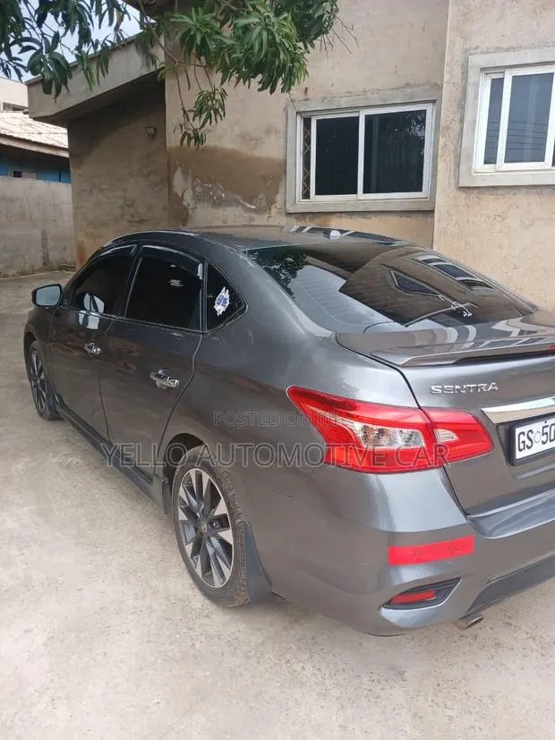 Nissan Sentra SR 2019 Gray