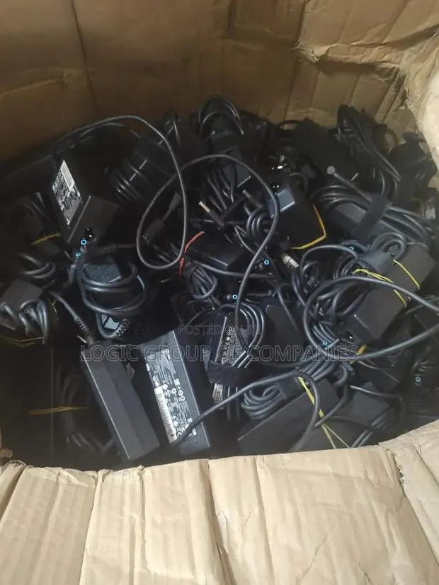 HP Blue Pin Charger · Photo 1