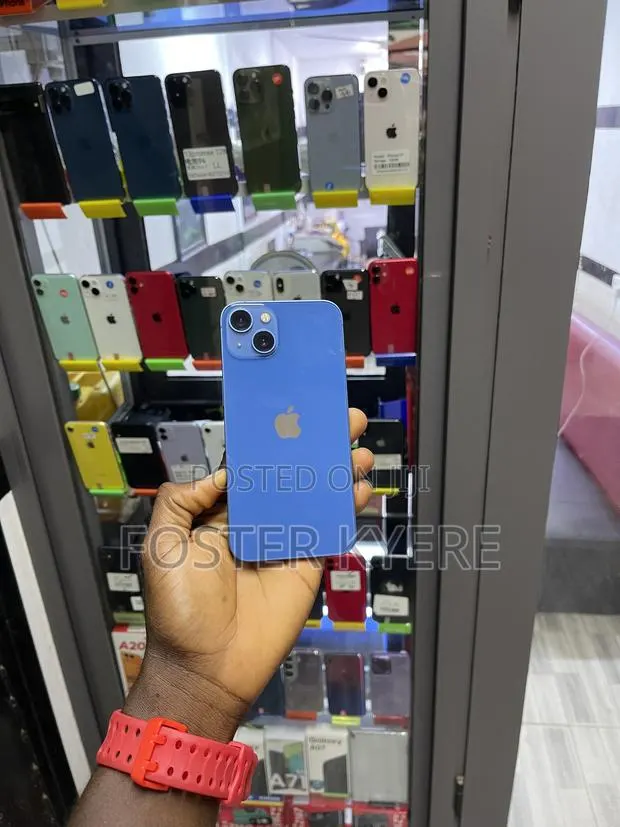 Apple iPhone 13 256 GB Blue · Photo 1