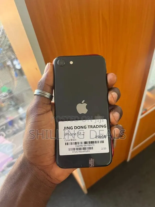Apple iPhone SE (2020) 256 GB Black · Photo 1