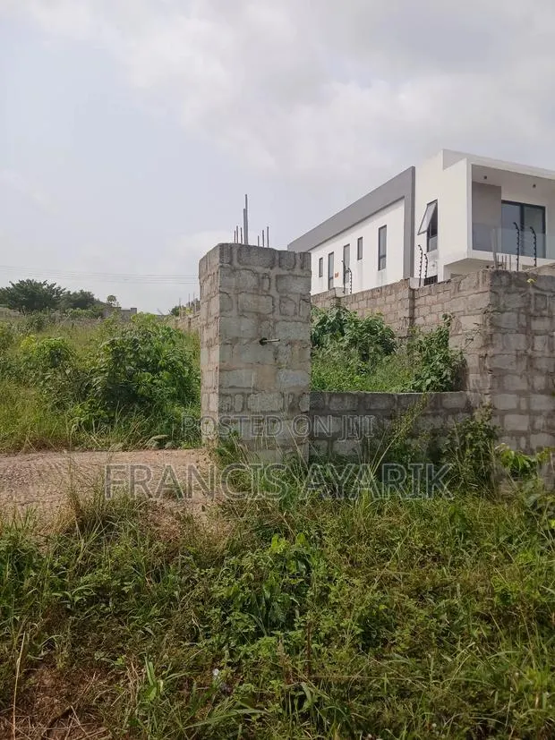 Land Title · Photo 1