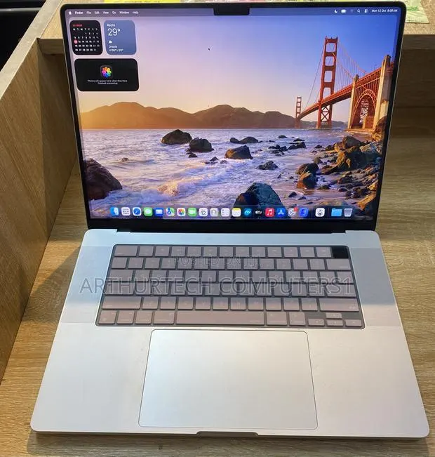 Laptop Apple MacBook Pro 2021 M1 16GB Apple M1 Pro SSD 512GB · Photo 1
