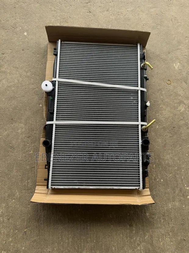 Honda Accord Radiator Water Tank 2004 2005 2006 2007 · Photo 1