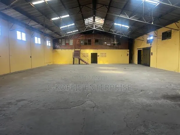 1500 SQM Warehouse at Circle for Rent · Photo 1