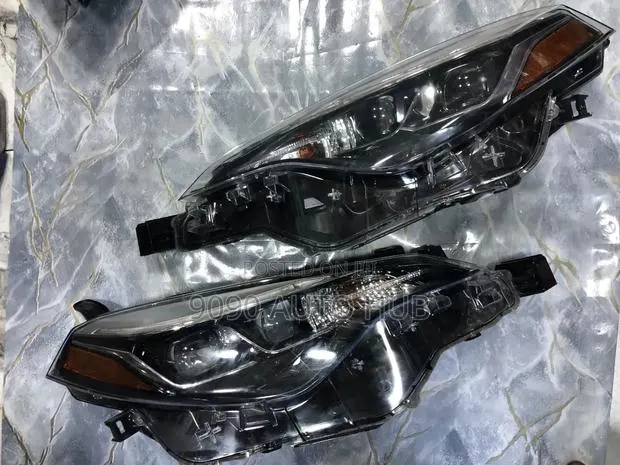 Toyota Corolla Sport 2017, 2018, 2019 Headlight | Foreign Used · Photo 1