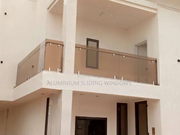 Frameless Glass Balusters · Photo 1