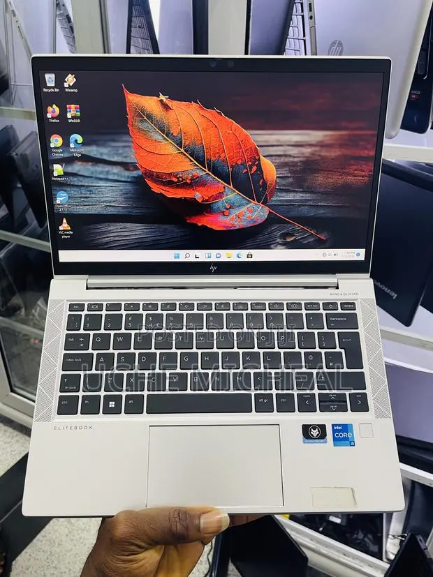 Laptop HP EliteBook 830 G8 16GB Intel Core i5 SSD 256GB · Photo 1