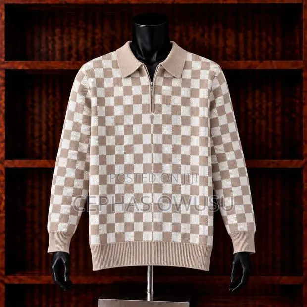 Quarter Zip Sweatshirt · Photo 2