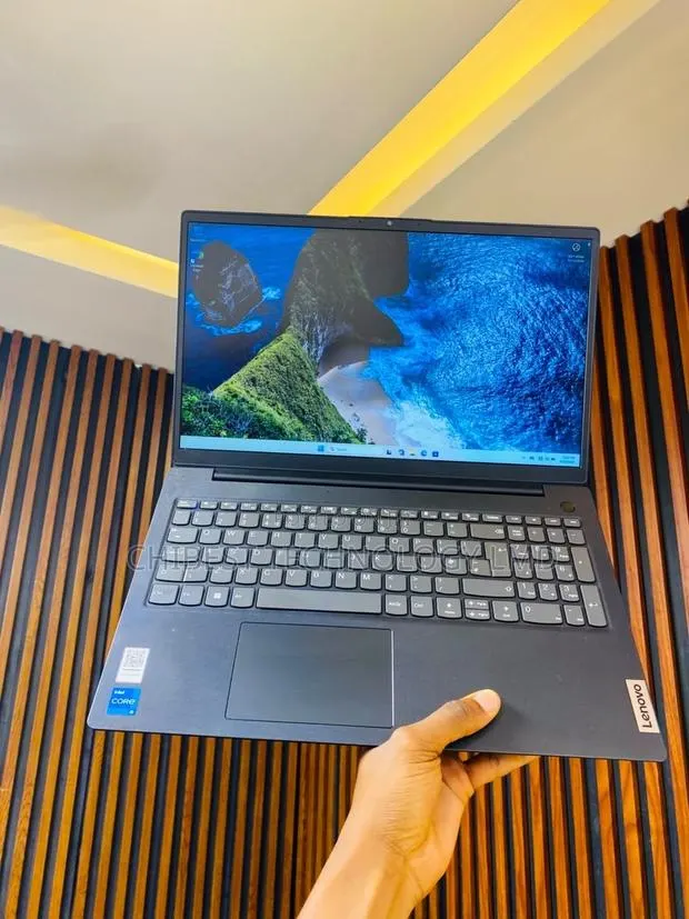 Laptop Lenovo Ideapad 3 8GB Intel Core i5 SSD 512GB · Photo 1