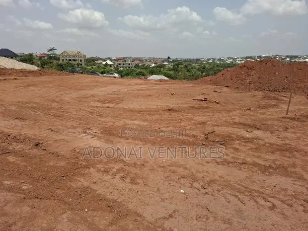 One Plot of Land for Sale in Sokoban Odaso · Photo 1