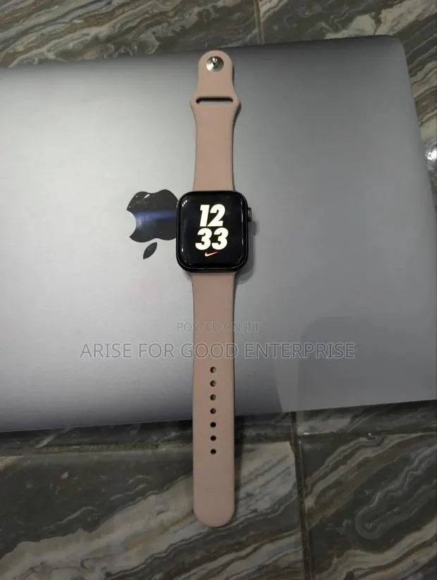 Apple Series 6 44 LTE