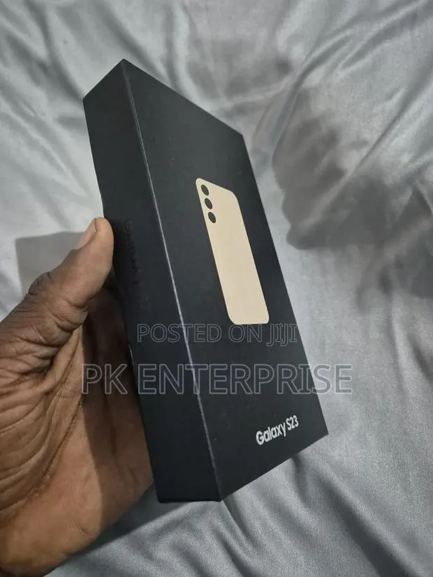 New Samsung Galaxy S23 128 GB · Photo 1