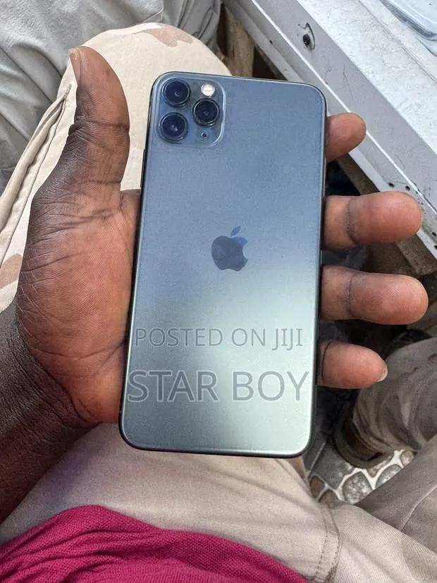Apple iPhone 11 Pro Max 256 GB Green · Photo 1