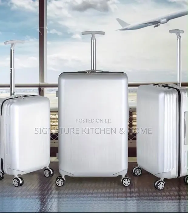 3 Piece Luggage Set · Photo 1