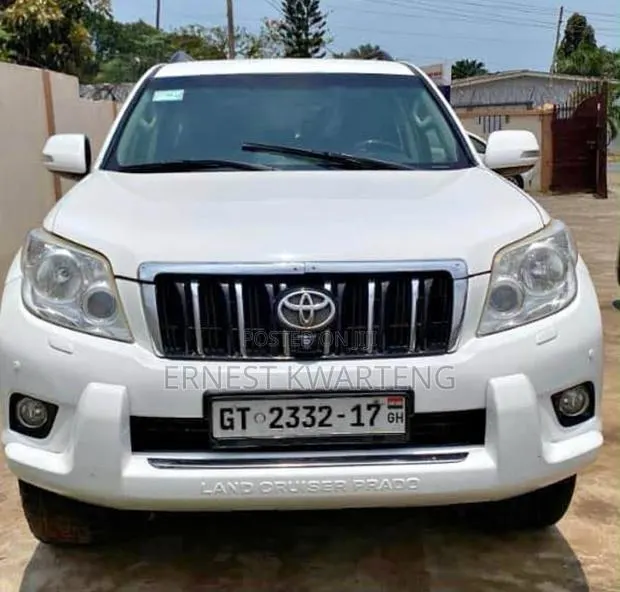 Toyota Land Cruiser Prado 2012 White · Photo 1