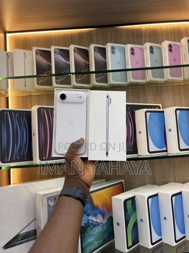 New Apple iPhone Air 256 GB Silver · Photo 1