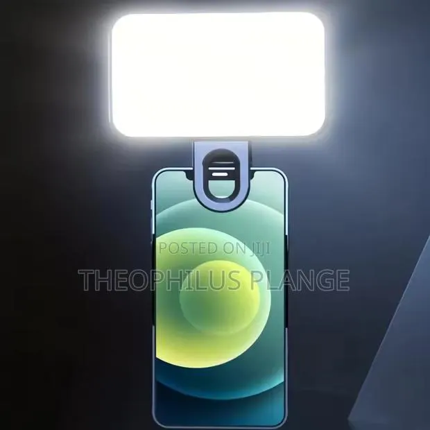 Rechargeable Selfie Light. Mini Vlog Light · Photo 1