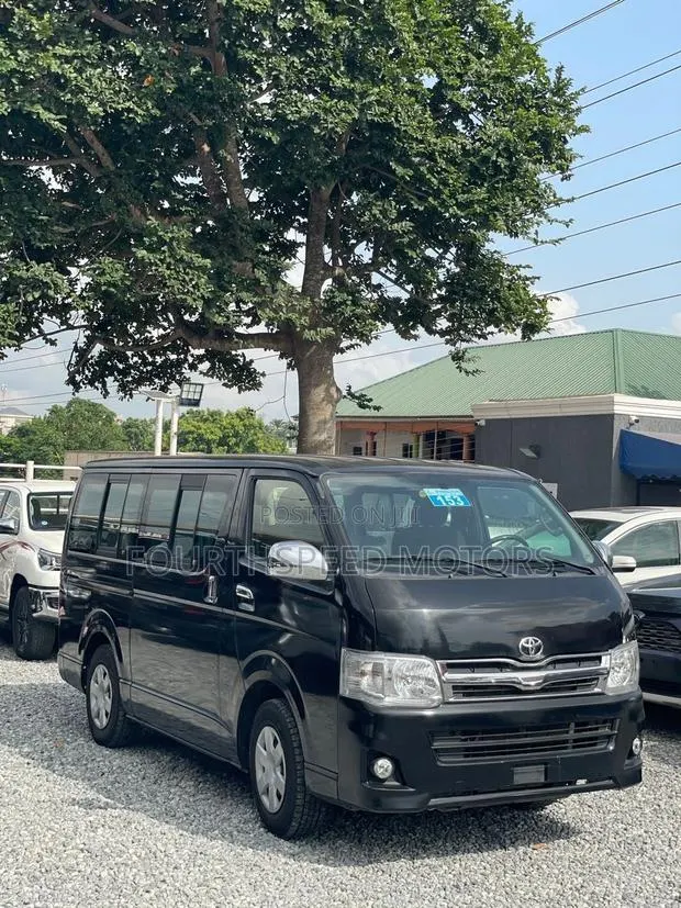 Toyota HiAce 2013 Black · Photo 1