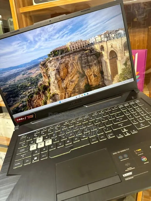 Laptop Asus TUF Gaming F17 16GB Intel Core i5 SSD 512GB · Photo 1