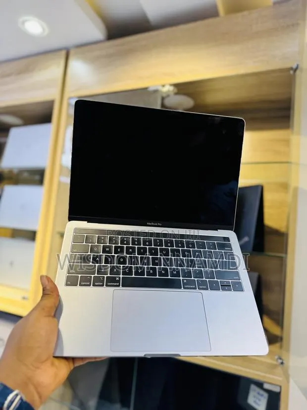Laptop Apple MacBook Pro 2020 8GB Intel Core i5 SSD 256GB · Photo 6