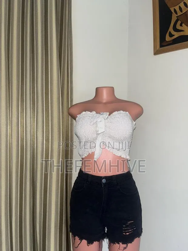 Nude Shein Tube Top Thrift · Photo 1