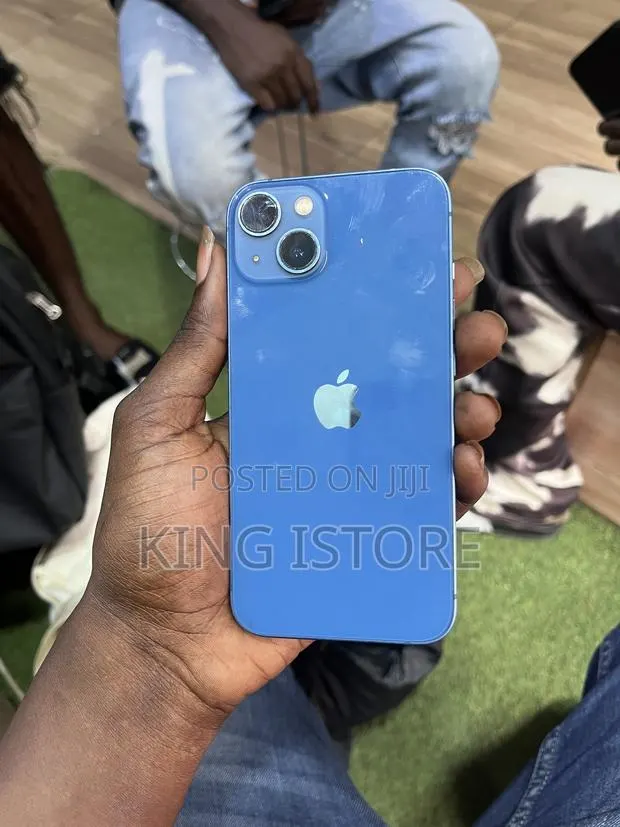 Apple iPhone 13 128 GB Blue · Photo 1