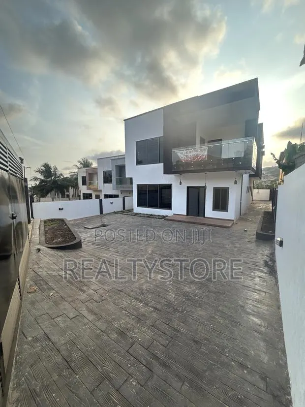 4bdrm Duplex in Kwabenya Top Hills, Accra Metropolitan for sale · Photo 1