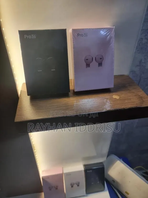 Original Earpods In Good Condition · Photo 1