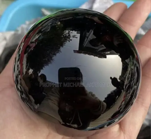 Black Crystal Ball · Photo 1