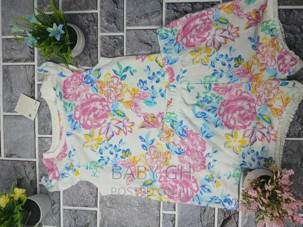 Floral Designed Kids Sleepwear · Photo 1
