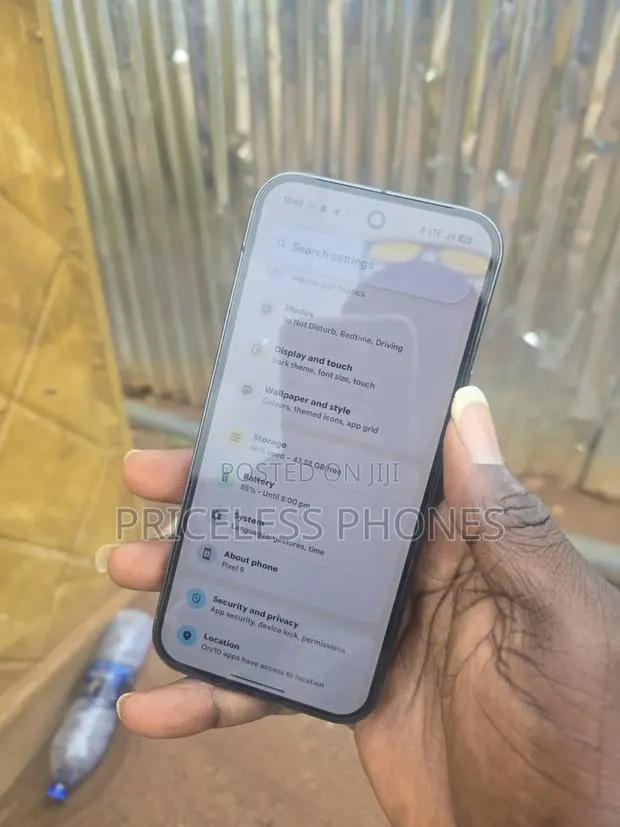 Google Pixel 9 128 GB Black · Photo 1