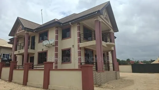 6bdrm House in Trimude Agency And, Kumasi Metropolitan for sale · Photo 1
