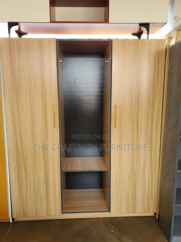 Quality Foreign Woode 3 in 1 Wardrobe · Photo 1