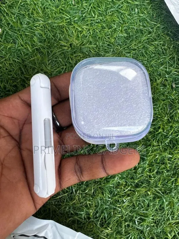 Samsung Galaxy Buds 4 and 4 Pro Case With Cleaner · Photo 1