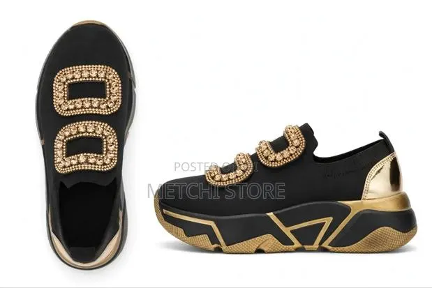 Loafers , Sneakers · Photo 1