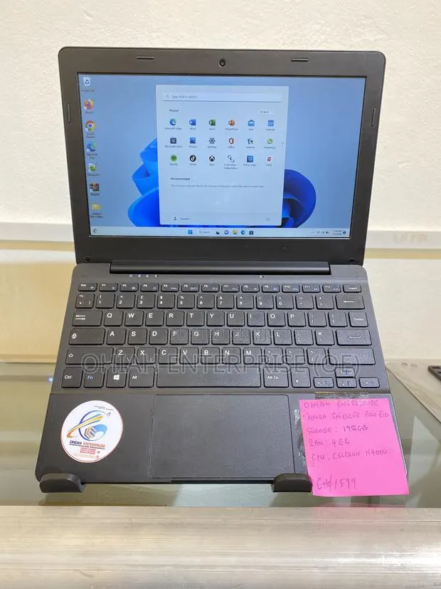 Laptop Toshiba Dynabook t552 4GB Intel Pentium SSD 160GB · Photo 1
