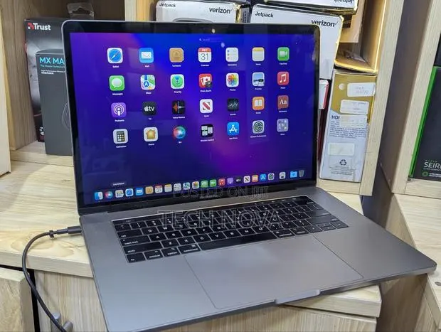Laptop Apple MacBook Pro 2018 16GB Intel Core i7 SSD 512GB · Photo 1