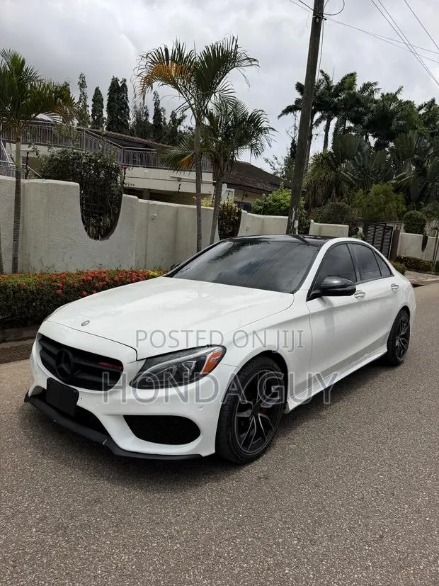 Mercedes-Benz C300 Sport 4Matic Sedan AWD (2.0L 4cyll 7A) 2016 White · Photo 1