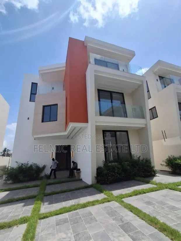 4bdrm Duplex in Felmic Real Estate, Dzorwulu for sale · Photo 1