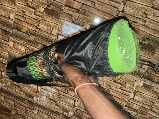 Thick Fitness Mat With Travel Bag / Courier · Photo 1